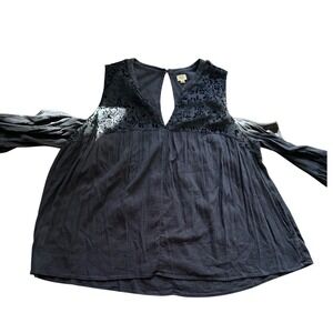 True Craft Women 2X Black Crinkle Gauze Velvet Burnout Cold Shoulder Bell Sleeve